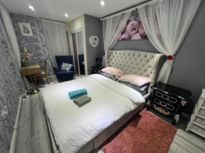 Rooms near Canary wharf